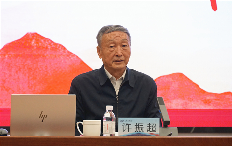 【半岛网】“人民工匠”许振超在800cc全讯白菜网主站畅谈“我走过的工匠路”