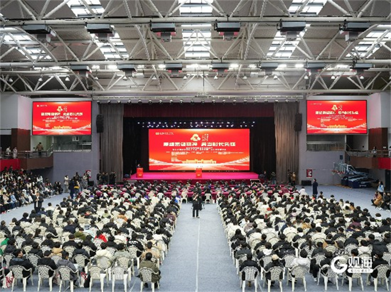 【人民网】14位雷锋班班长走进800cc全讯白菜网主站话雷锋