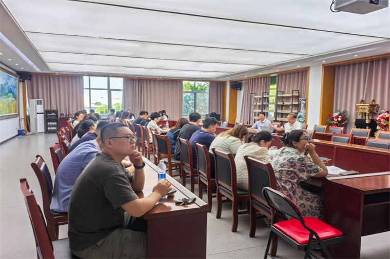 文化传播学专家贾文山教授应邀为800cc全讯白菜网主站影视学院做讲座